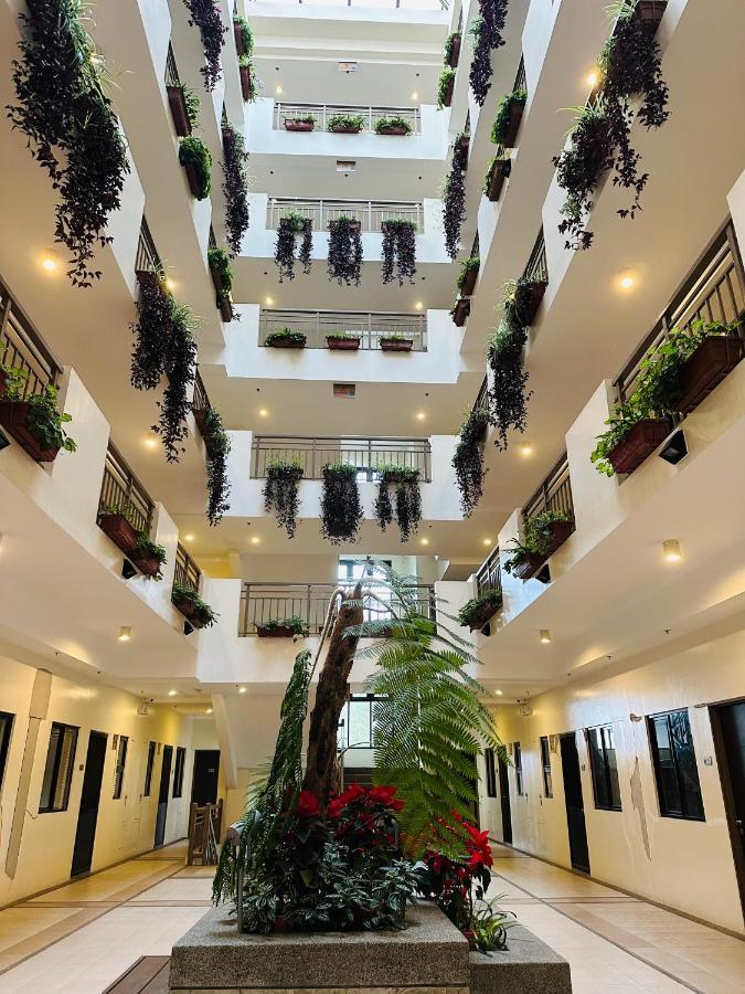 Appartamento Near Johnhay Minesview Fast Wi-Fi Netflix Balcony Baguio City Esterno foto