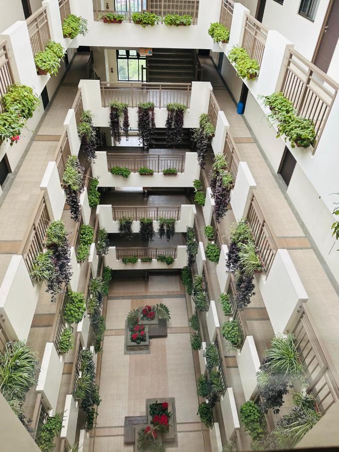 Appartamento Near Johnhay Minesview Fast Wi-Fi Netflix Balcony Baguio City Esterno foto